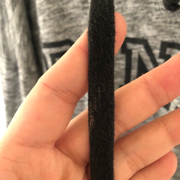 Pink brand black and gray sweater - Picture 6 of 6